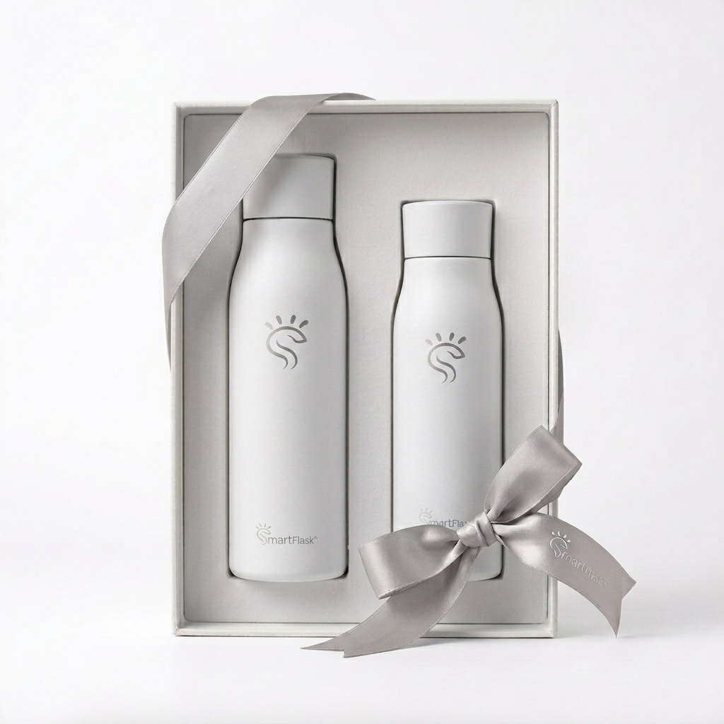 Pearl white Smart Flask UV-C LED smart water bottle with 750ml capacity, featuring self-cleaning UV-C technology.